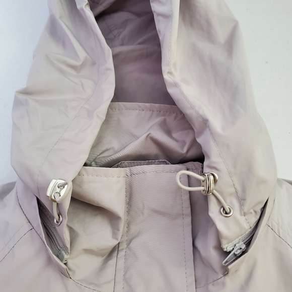 Cole Haan Signature Packable Rain Jacket - Picture 9 of 9